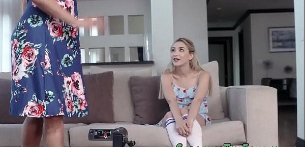 trendsSlutty teen gets cum facial